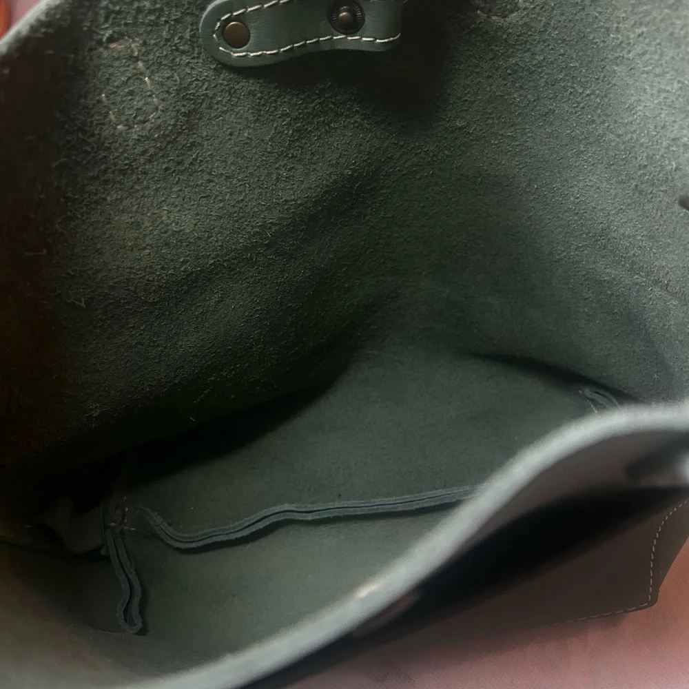 Portland Leather Green Tote Bag with Minimalist Design - Picture 8 of 11